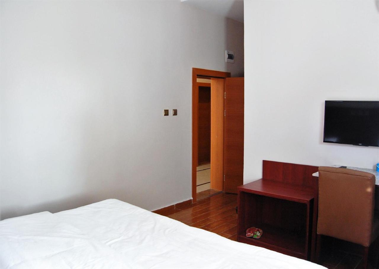 R & K Guest Palace Hotel Kano Kültér fotó