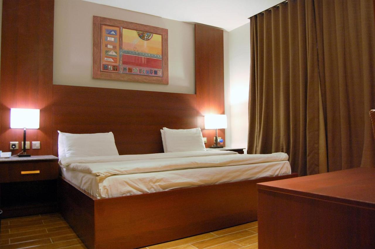 R & K Guest Palace Hotel Kano Kültér fotó