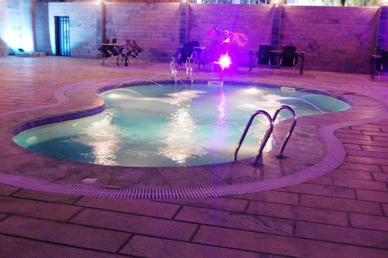 R & K Guest Palace Hotel Kano Kültér fotó