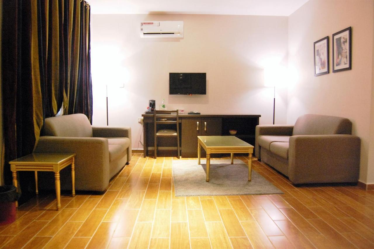 R & K Guest Palace Hotel Kano Kültér fotó