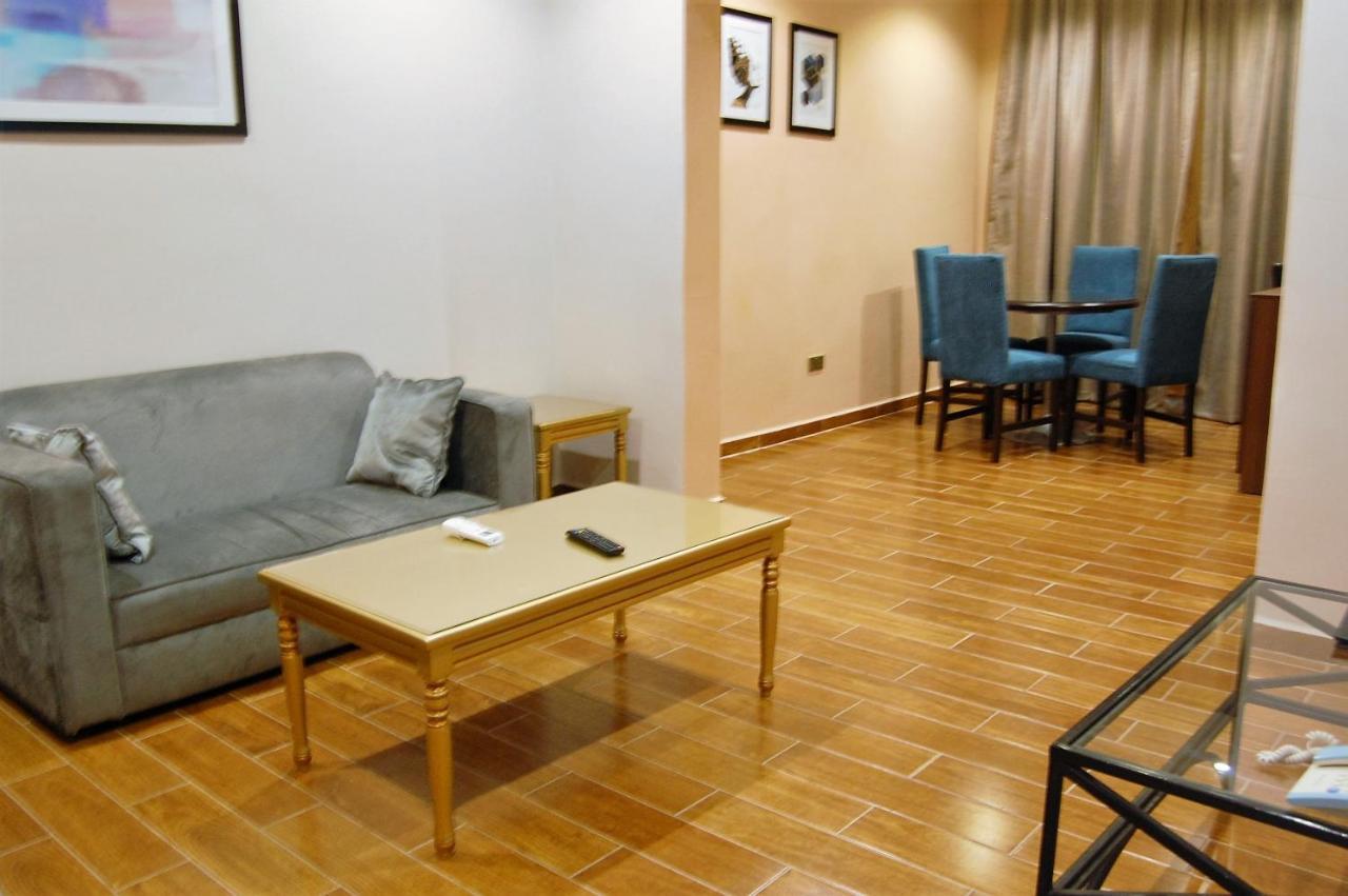 R & K Guest Palace Hotel Kano Kültér fotó