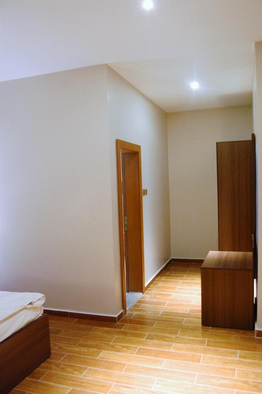 R & K Guest Palace Hotel Kano Kültér fotó