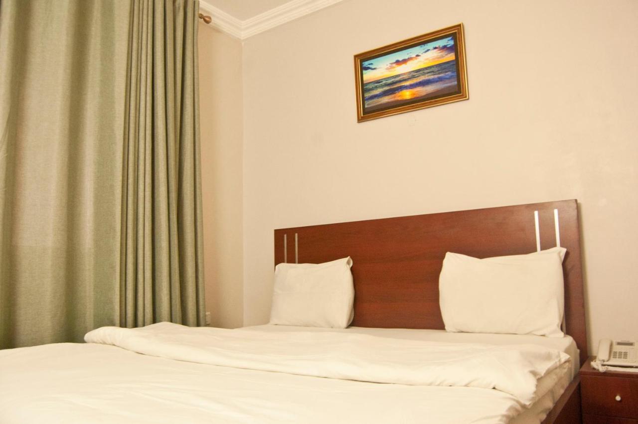 R & K Guest Palace Hotel Kano Kültér fotó