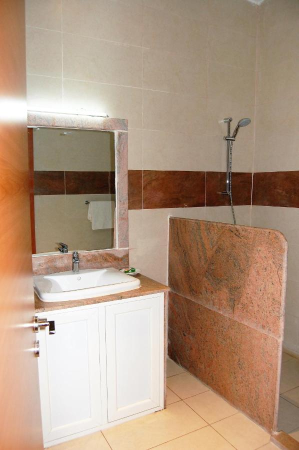 R & K Guest Palace Hotel Kano Kültér fotó