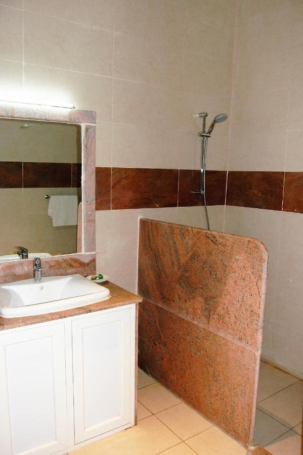 R & K Guest Palace Hotel Kano Kültér fotó